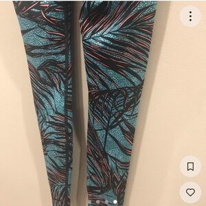Lululemon Teal and Black Patterned Leggings